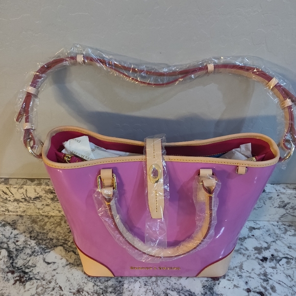 Dooney and Bourke Camden Tote. - Picture 4 of 7